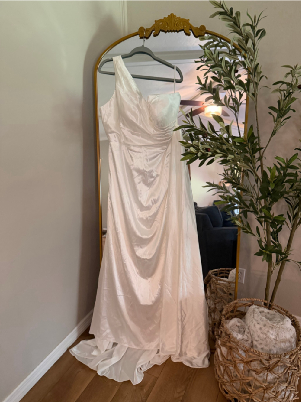 NEW Satin One-Shoulder Wedding Dress 22W